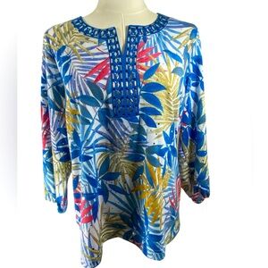 C.D. Petites Women’s Petite Medium Tropical Resort Casual 3/4 Sleeve V-neck Top